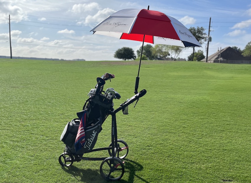 Big Max Blade IP w: Umbrella on 1st hole Big Max Blade IP w: Umbrella on 1st hole