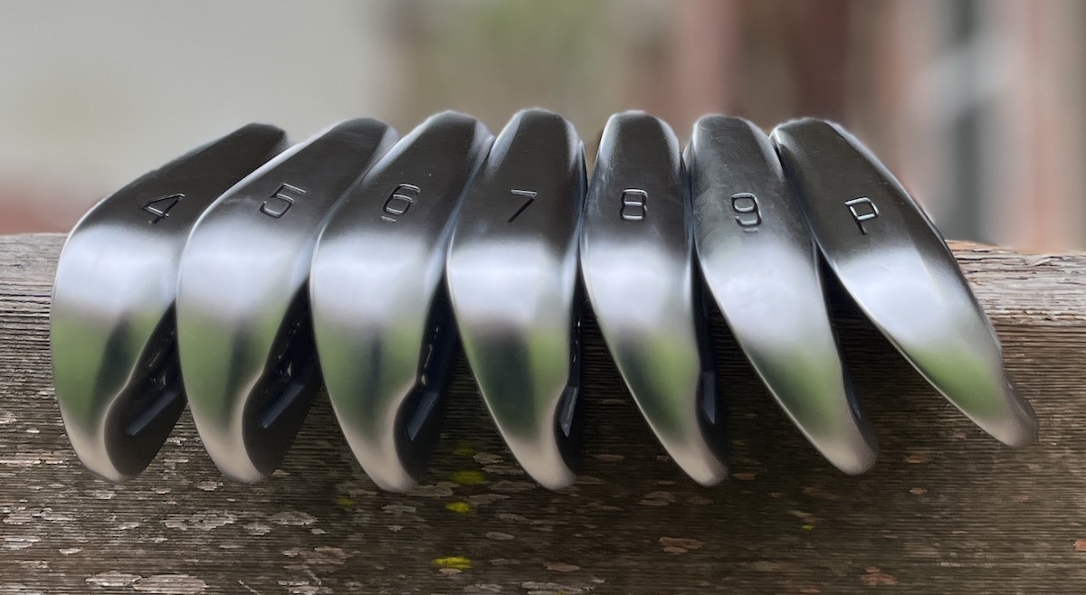 Mizuno JPX 925 Forged Irons Set Mizuno JPX 925 Forged irons toe and sole close up